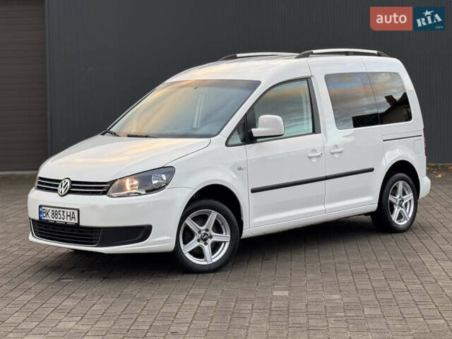 Белый Фольксваген Кадди, объемом двигателя 1.6 л и пробегом 227 тыс. км за 11500 $, фото 1 на Automoto.ua