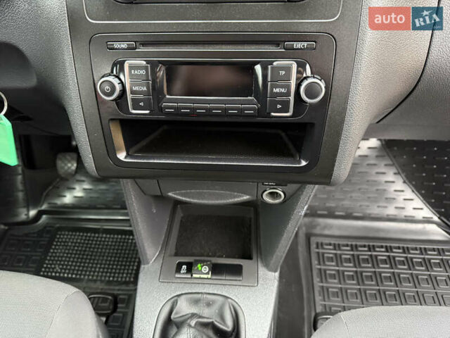 Белый Фольксваген Кадди, объемом двигателя 2 л и пробегом 255 тыс. км за 11500 $, фото 8 на Automoto.ua