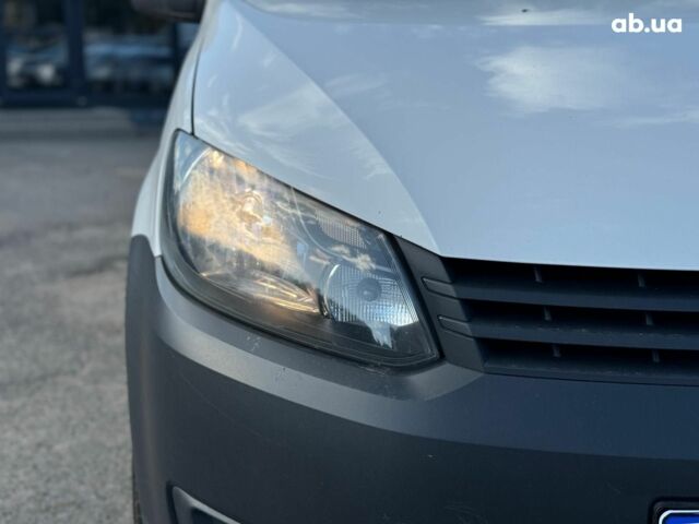 Белый Фольксваген Кадди, объемом двигателя 1.6 л и пробегом 220 тыс. км за 11890 $, фото 14 на Automoto.ua