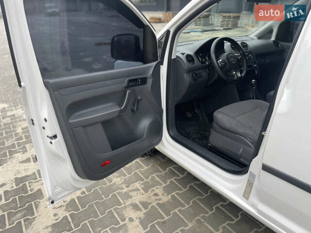 Белый Фольксваген Кадди, объемом двигателя 1.6 л и пробегом 328 тыс. км за 9950 $, фото 47 на Automoto.ua