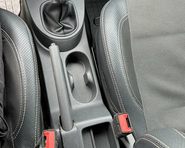 Фольксваген Кадді 2014 у Києві на Automoto.ua Білий Фольксваген Кадді, об'ємом двигуна 1.2 л та пробігом 141 тис. км за 9000 $, фото 18 на Automoto.ua