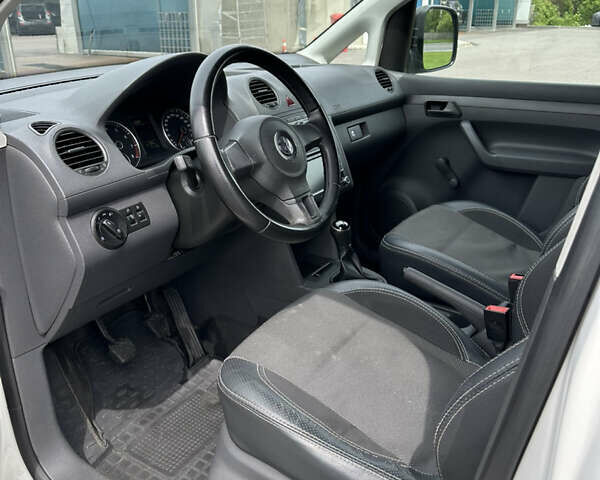 Фольксваген Кадді 2014 у Києві на Automoto.ua Білий Фольксваген Кадді, об'ємом двигуна 1.2 л та пробігом 141 тис. км за 9000 $, фото 12 на Automoto.ua