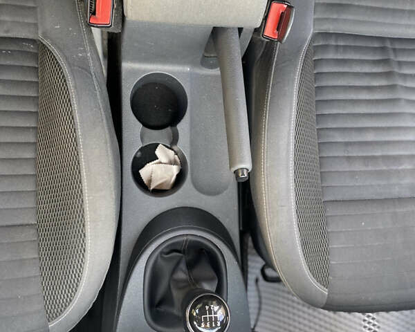 Білий Фольксваген Кадді, об'ємом двигуна 1.6 л та пробігом 195 тис. км за 13850 $, фото 21 на Automoto.ua