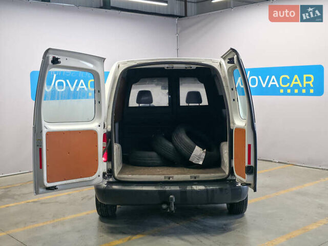 Белый Фольксваген Кадди, объемом двигателя 1.6 л и пробегом 298 тыс. км за 6600 $, фото 19 на Automoto.ua