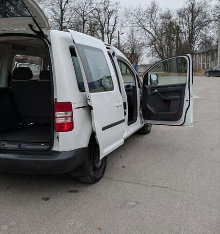 Белый Фольксваген Кадди, объемом двигателя 1.6 л и пробегом 350 тыс. км за 11200 $, фото 10 на Automoto.ua