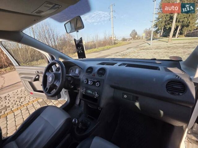 Белый Фольксваген Кадди, объемом двигателя 2 л и пробегом 259 тыс. км за 12500 $, фото 13 на Automoto.ua