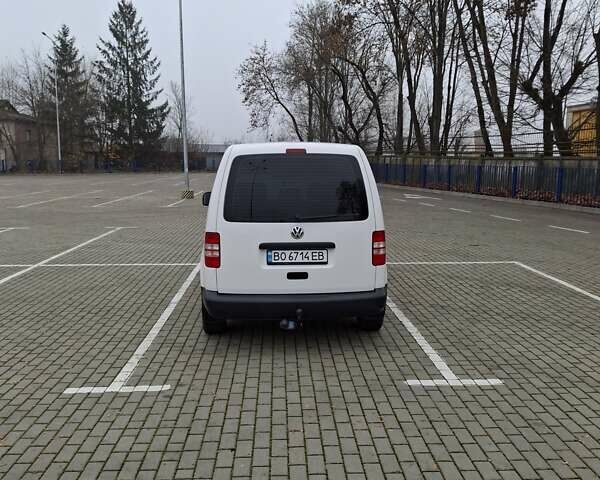 Белый Фольксваген Кадди, объемом двигателя 1.6 л и пробегом 315 тыс. км за 9200 $, фото 4 на Automoto.ua