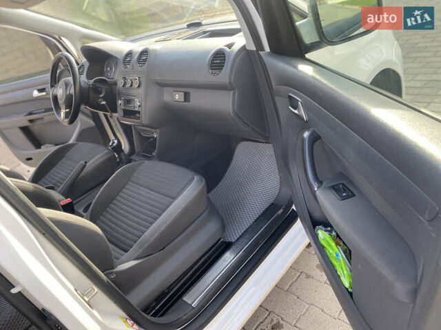 Білий Фольксваген Кадді, об'ємом двигуна 1.6 л та пробігом 195 тис. км за 13850 $, фото 30 на Automoto.ua