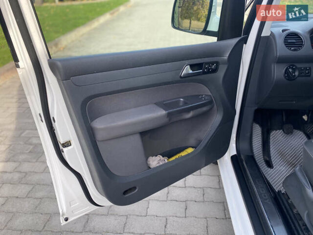 Білий Фольксваген Кадді, об'ємом двигуна 1.6 л та пробігом 195 тис. км за 13850 $, фото 34 на Automoto.ua