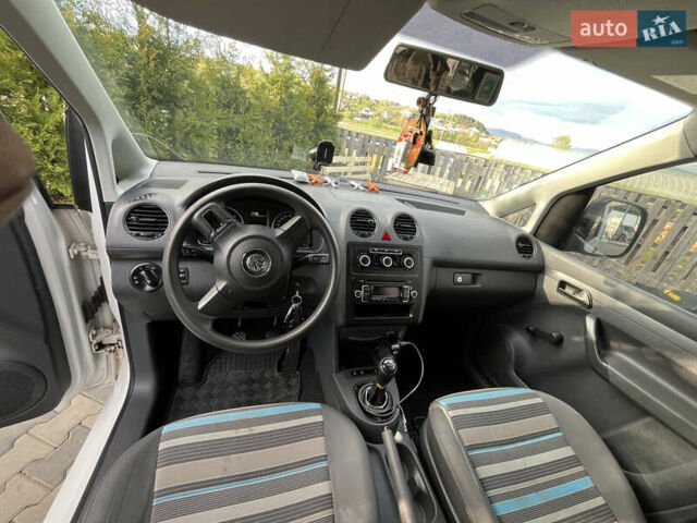Фольксваген Кадди 2014 в Ужгороде на Automoto.ua Белый Фольксваген Кадди, объемом двигателя 1.6 л и пробегом 280 тыс. км за 10500 $, фото 11 на Automoto.ua