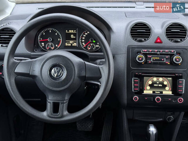 Белый Фольксваген Кадди, объемом двигателя 1.6 л и пробегом 227 тыс. км за 11500 $, фото 22 на Automoto.ua
