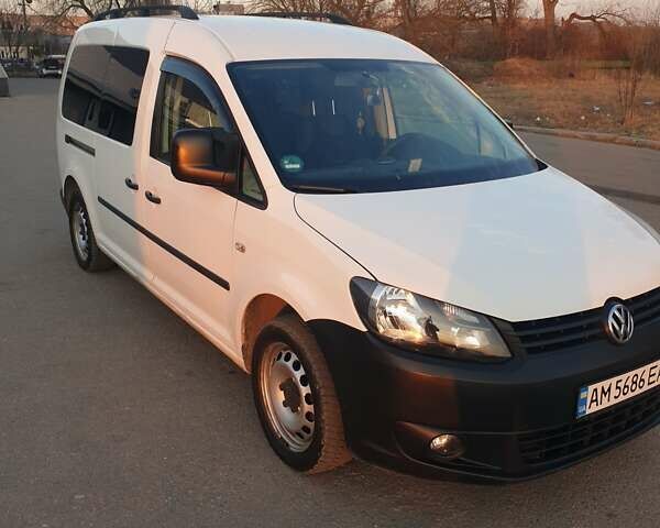 Белый Фольксваген Кадди, объемом двигателя 1.6 л и пробегом 253 тыс. км за 12400 $, фото 3 на Automoto.ua