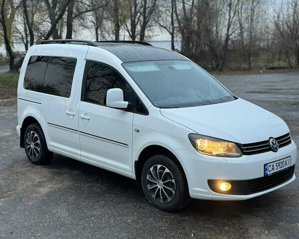 Белый Фольксваген Кадди, объемом двигателя 1.6 л и пробегом 418 тыс. км за 9900 $, фото 6 на Automoto.ua