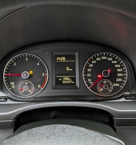 Белый Фольксваген Кадди, объемом двигателя 1.6 л и пробегом 350 тыс. км за 11200 $, фото 36 на Automoto.ua