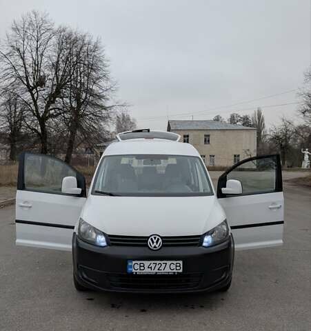 Белый Фольксваген Кадди, объемом двигателя 1.6 л и пробегом 350 тыс. км за 11200 $, фото 1 на Automoto.ua