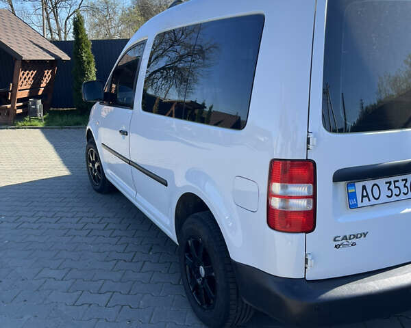 Фольксваген Кадди 2014 в Ужгороде на Automoto.ua Белый Фольксваген Кадди, объемом двигателя 1.6 л и пробегом 280 тыс. км за 10500 $, фото 13 на Automoto.ua
