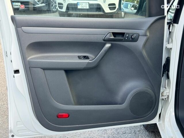 Белый Фольксваген Кадди, объемом двигателя 1.6 л и пробегом 220 тыс. км за 11890 $, фото 15 на Automoto.ua