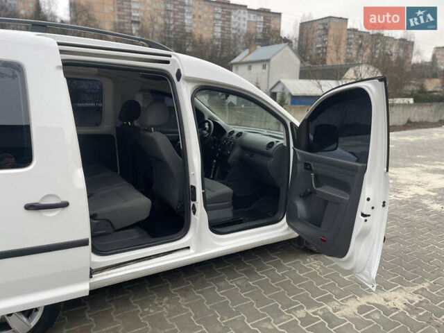 Белый Фольксваген Кадди, объемом двигателя 1.6 л и пробегом 328 тыс. км за 9950 $, фото 38 на Automoto.ua