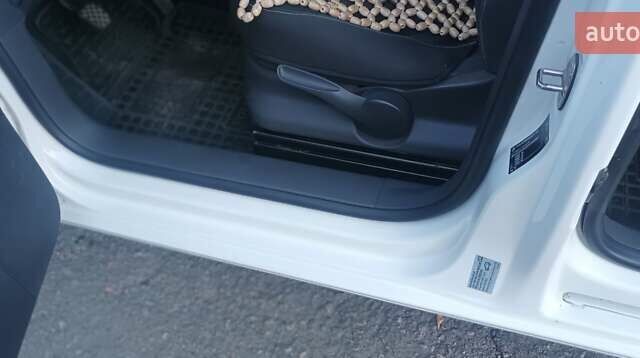 Белый Фольксваген Кадди, объемом двигателя 1.6 л и пробегом 266 тыс. км за 11500 $, фото 17 на Automoto.ua