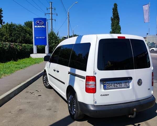 Белый Фольксваген Кадди, объемом двигателя 1.6 л и пробегом 240 тыс. км за 10200 $, фото 1 на Automoto.ua