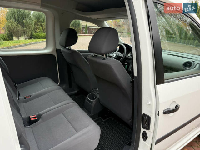 Белый Фольксваген Кадди, объемом двигателя 2 л и пробегом 255 тыс. км за 11500 $, фото 51 на Automoto.ua