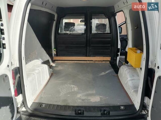 Фольксваген Кадді 2014 у Києві на Automoto.ua Білий Фольксваген Кадді, об'ємом двигуна 1.6 л та пробігом 300 тис. км за 11000 $, фото 10 на Automoto.ua