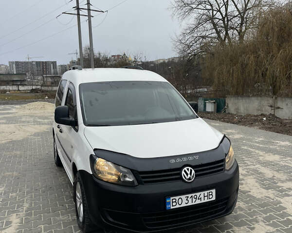 Белый Фольксваген Кадди, объемом двигателя 1.6 л и пробегом 328 тыс. км за 9950 $, фото 52 на Automoto.ua