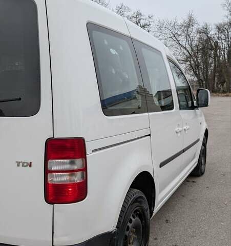 Белый Фольксваген Кадди, объемом двигателя 1.6 л и пробегом 350 тыс. км за 11200 $, фото 17 на Automoto.ua