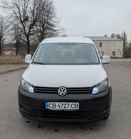 Белый Фольксваген Кадди, объемом двигателя 1.6 л и пробегом 350 тыс. км за 11200 $, фото 12 на Automoto.ua