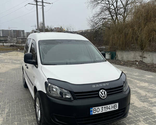 Белый Фольксваген Кадди, объемом двигателя 1.6 л и пробегом 328 тыс. км за 9950 $, фото 2 на Automoto.ua