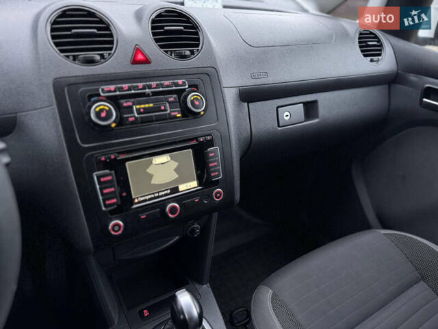 Белый Фольксваген Кадди, объемом двигателя 1.6 л и пробегом 227 тыс. км за 11500 $, фото 28 на Automoto.ua