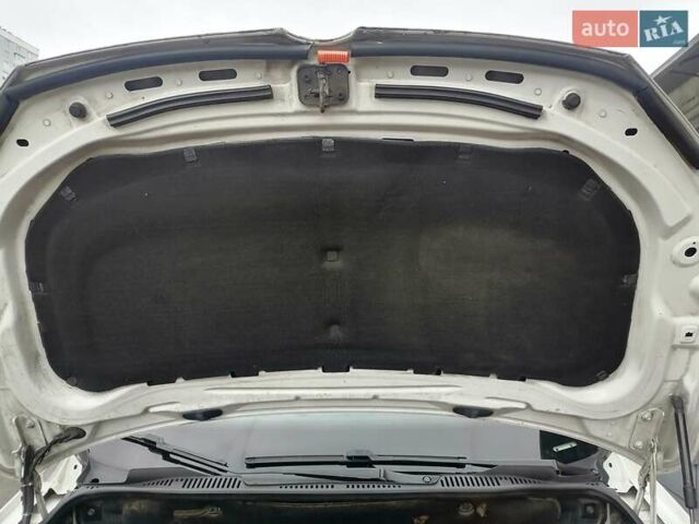 Фольксваген Кадді 2014 у Києві на Automoto.ua Білий Фольксваген Кадді, об'ємом двигуна 1.6 л та пробігом 300 тис. км за 11000 $, фото 3 на Automoto.ua