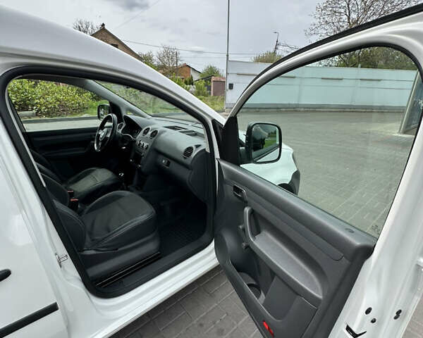 Фольксваген Кадді 2014 у Києві на Automoto.ua Білий Фольксваген Кадді, об'ємом двигуна 1.2 л та пробігом 141 тис. км за 9000 $, фото 19 на Automoto.ua