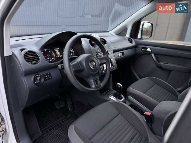 Белый Фольксваген Кадди, объемом двигателя 1.6 л и пробегом 227 тыс. км за 11500 $, фото 15 на Automoto.ua