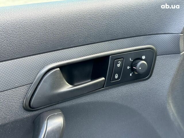 Белый Фольксваген Кадди, объемом двигателя 1.6 л и пробегом 220 тыс. км за 11890 $, фото 16 на Automoto.ua