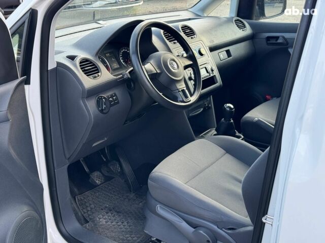 Белый Фольксваген Кадди, объемом двигателя 1.6 л и пробегом 220 тыс. км за 11890 $, фото 18 на Automoto.ua