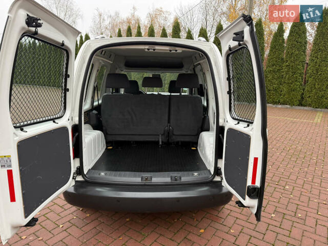 Белый Фольксваген Кадди, объемом двигателя 2 л и пробегом 255 тыс. км за 11500 $, фото 38 на Automoto.ua