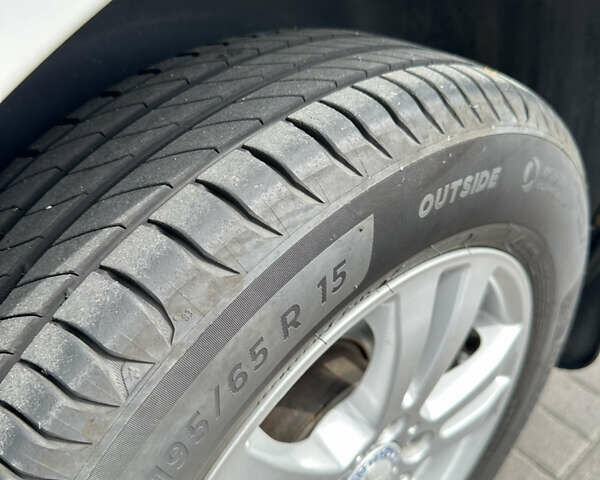 Фольксваген Кадді 2014 у Києві на Automoto.ua Білий Фольксваген Кадді, об'ємом двигуна 1.2 л та пробігом 141 тис. км за 9000 $, фото 32 на Automoto.ua