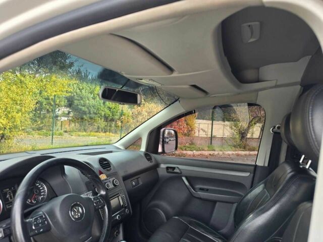 Фольксваген Кадди 2014 в Хмельницком на Automoto.ua Белый Фольксваген Кадди, объемом двигателя 2 л и пробегом 253 тыс. км за 11999 $, фото 19 на Automoto.ua