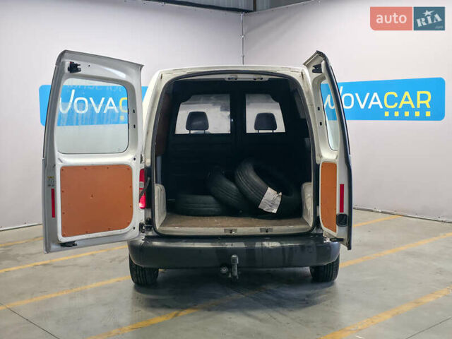 Белый Фольксваген Кадди, объемом двигателя 1.6 л и пробегом 298 тыс. км за 6600 $, фото 20 на Automoto.ua