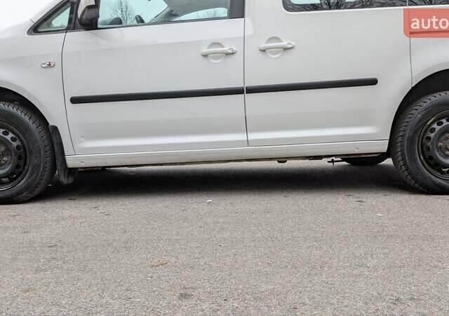 Белый Фольксваген Кадди, объемом двигателя 1.6 л и пробегом 350 тыс. км за 11200 $, фото 22 на Automoto.ua