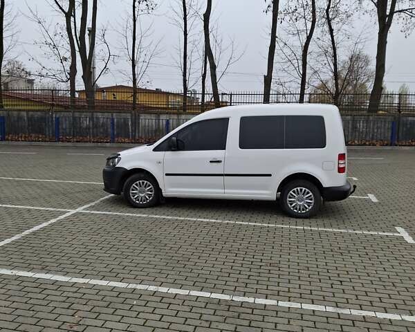 Белый Фольксваген Кадди, объемом двигателя 1.6 л и пробегом 315 тыс. км за 9200 $, фото 3 на Automoto.ua