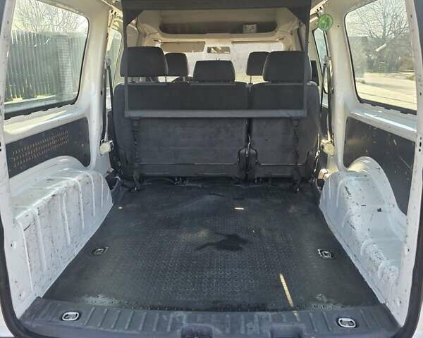 Белый Фольксваген Кадди, объемом двигателя 2 л и пробегом 259 тыс. км за 12500 $, фото 6 на Automoto.ua