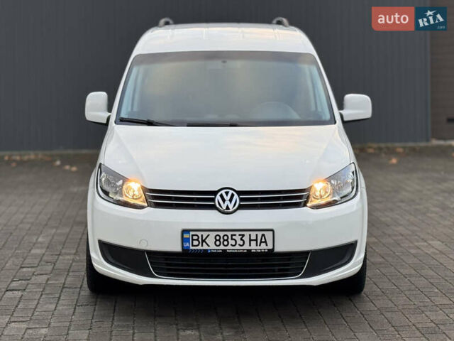 Белый Фольксваген Кадди, объемом двигателя 1.6 л и пробегом 227 тыс. км за 11500 $, фото 3 на Automoto.ua