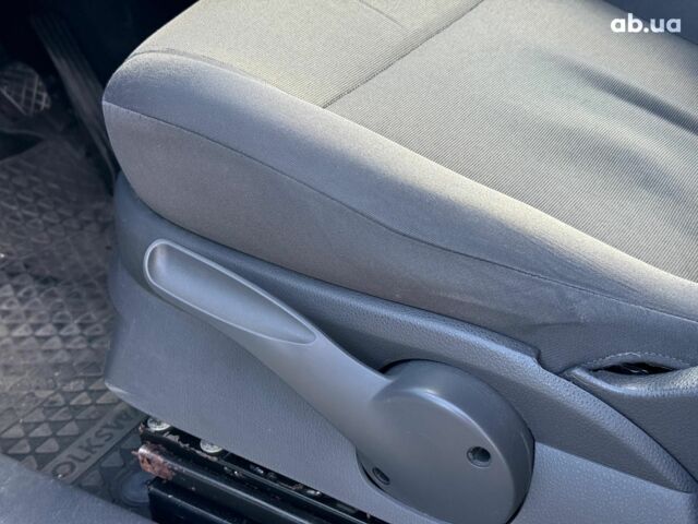 Белый Фольксваген Кадди, объемом двигателя 1.6 л и пробегом 220 тыс. км за 11890 $, фото 19 на Automoto.ua