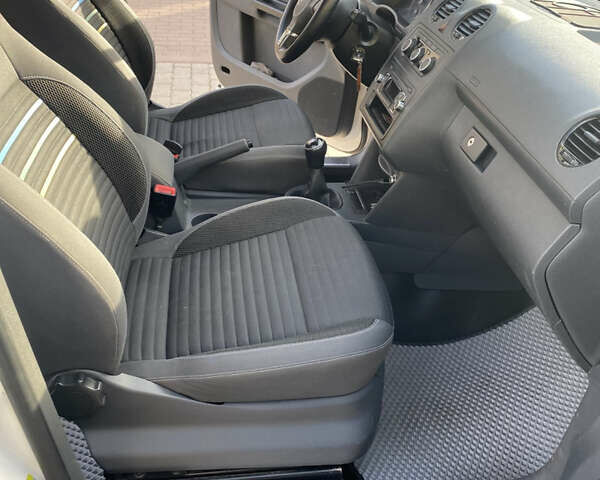 Білий Фольксваген Кадді, об'ємом двигуна 1.6 л та пробігом 195 тис. км за 13850 $, фото 28 на Automoto.ua