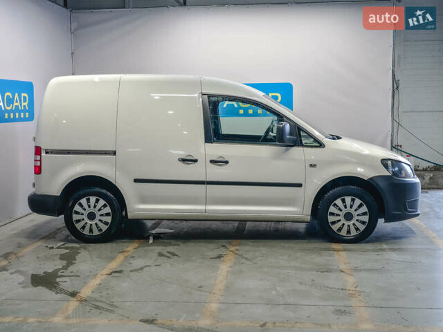 Белый Фольксваген Кадди, объемом двигателя 1.6 л и пробегом 298 тыс. км за 6600 $, фото 3 на Automoto.ua