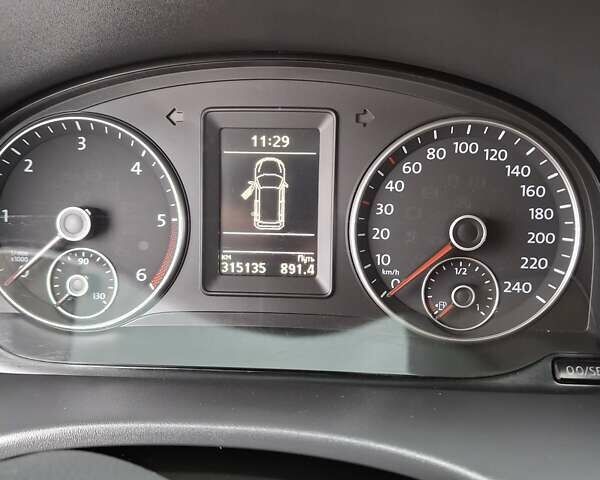 Белый Фольксваген Кадди, объемом двигателя 1.6 л и пробегом 315 тыс. км за 9200 $, фото 13 на Automoto.ua