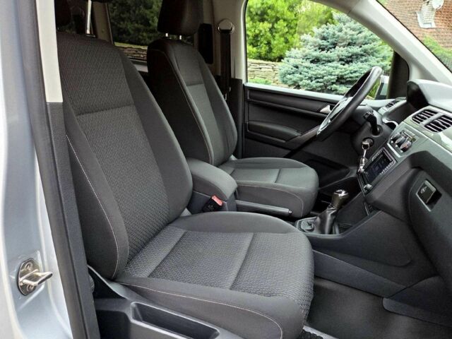 Білий Фольксваген Кадді, об'ємом двигуна 2 л та пробігом 280 тис. км за 8000 $, фото 1 на Automoto.ua