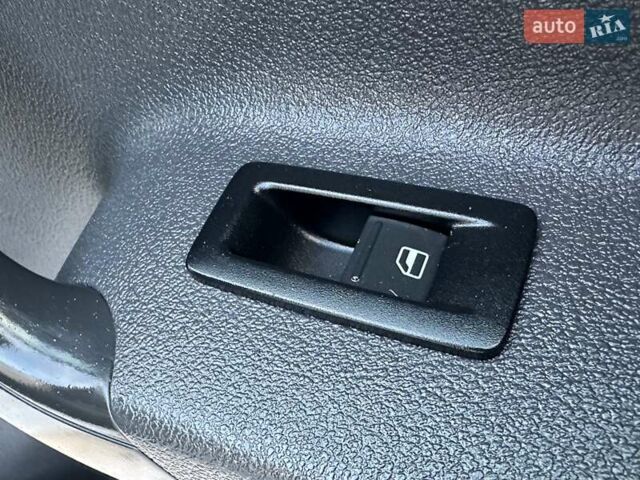 Белый Фольксваген Кадди, объемом двигателя 1.6 л и пробегом 272 тыс. км за 12200 $, фото 85 на Automoto.ua